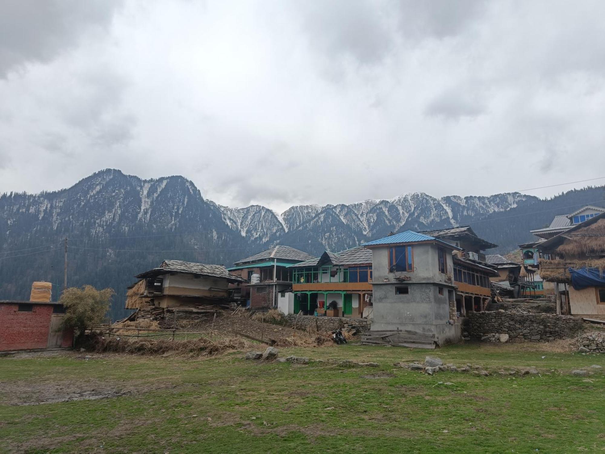 Trimounts-A Boutique Hotel & Wellnes Center In Tirthan Valley Banjar Экстерьер фото