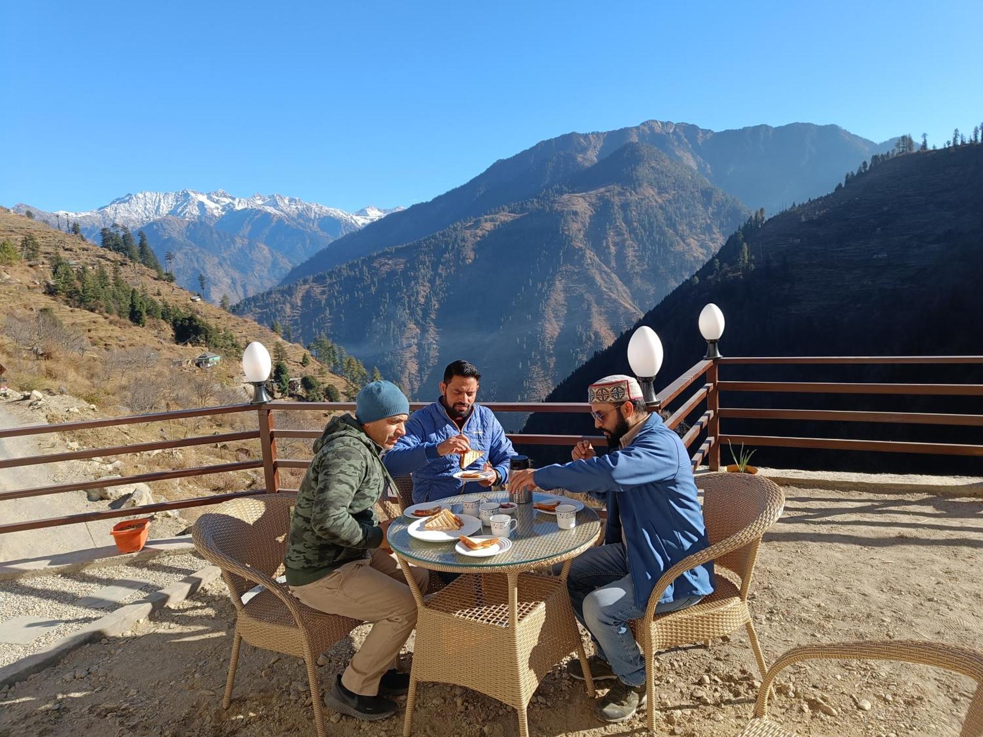 Trimounts-A Boutique Hotel & Wellnes Center In Tirthan Valley Banjar Экстерьер фото